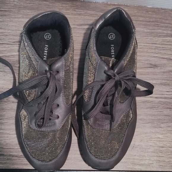 Forever Glam sneakers black and golden metallic colour women's siz 37 (6.5) NWOT - Picture 4 of 9